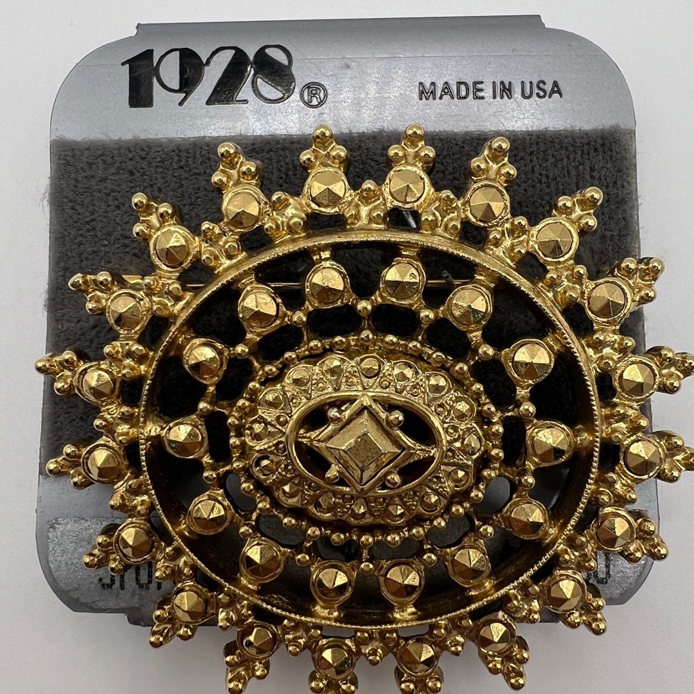 1928 Jewelry Gold Tone Sunburst Brooch Vintage Victorian Style Ornate Pin USA